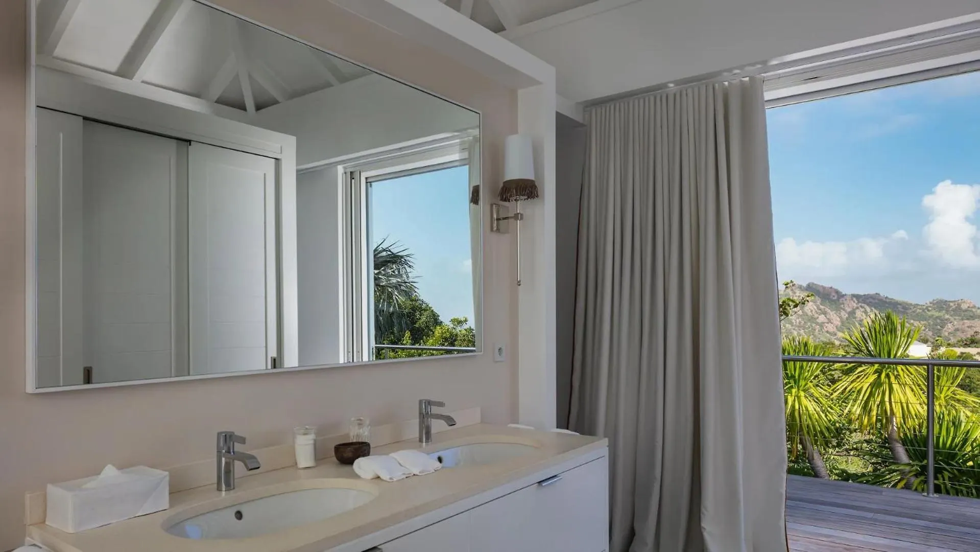 Luxe Haven With Splendid Hill And Ocean Views Villa Gustavia