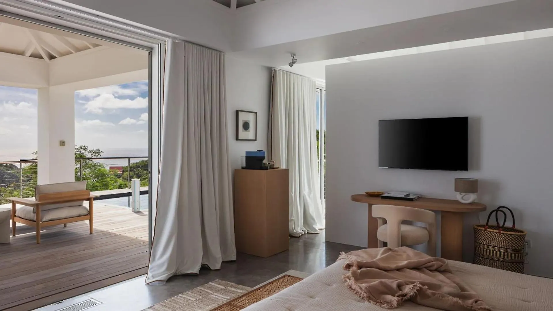 Luxe Haven With Splendid Hill And Ocean Views Βίλα Γουσταβία